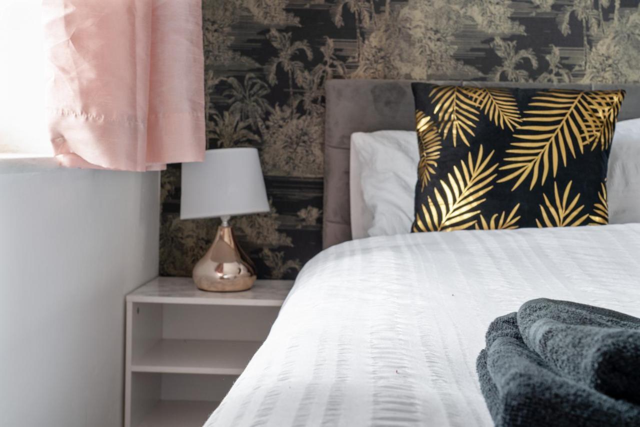 Exclusive Deals L Last-Minute Reserve L Townhouse With Sleeps 6 L Braunstone Town , Leicester L By Zen Nights Short Lets & Serviced Accommodations Eksteriør bilde