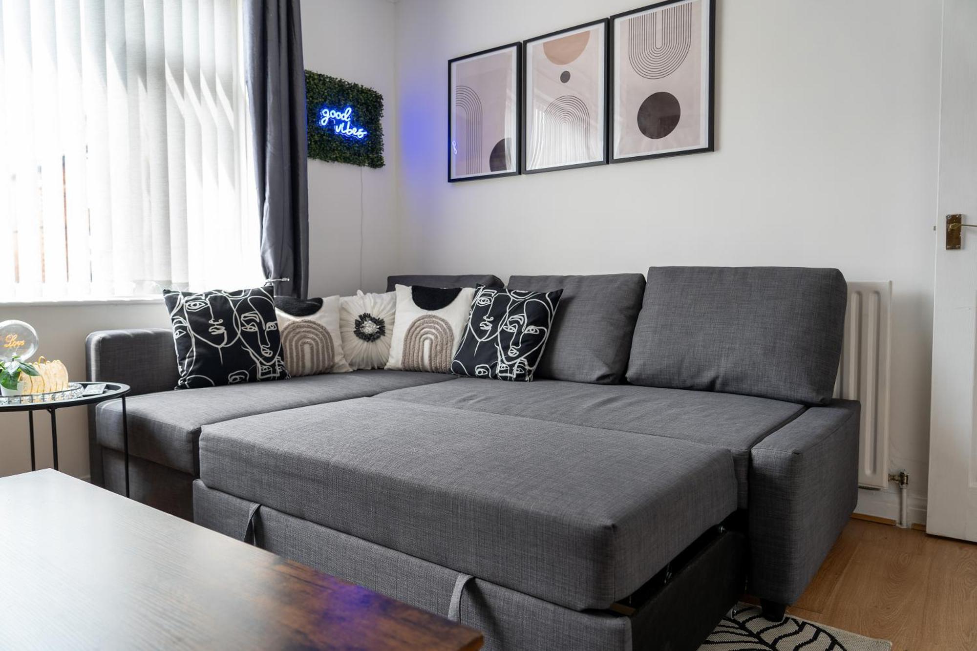 Exclusive Deals L Last-Minute Reserve L Townhouse With Sleeps 6 L Braunstone Town , Leicester L By Zen Nights Short Lets & Serviced Accommodations Eksteriør bilde